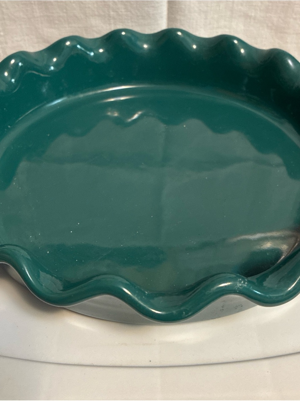 Pioneer Woman Green Scalloped Edge Pie Dish 9” - Picture 3 of 7